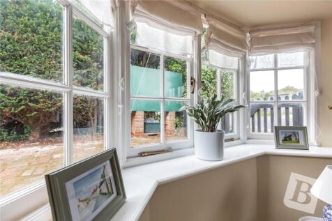 Living Room Bay