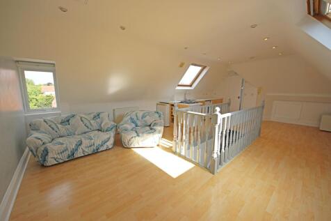 Lounge/Kitchen area