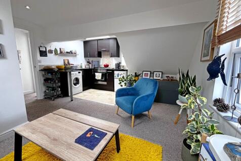 Open plan kitchen/Lo