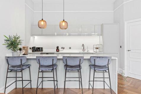 Kestral Mews, Cathedral Road, Hern Crabtree (9).jp