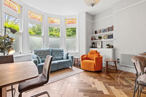 Kestral Mews, Cathedral Road, Hern Crabtree (7).jp