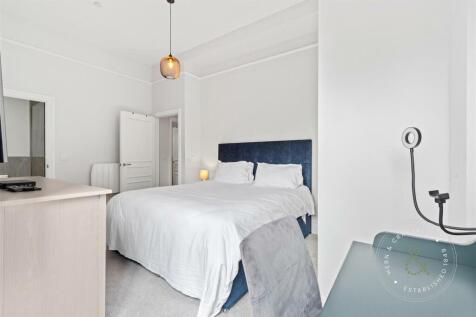 Kestral Mews, Cathedral Road, Hern Crabtree (17).j