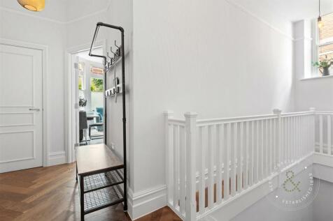 Kestral Mews, Cathedral Road, Hern Crabtree (10).j