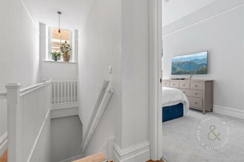 Kestral Mews, Cathedral Road, Hern Crabtree (13).j