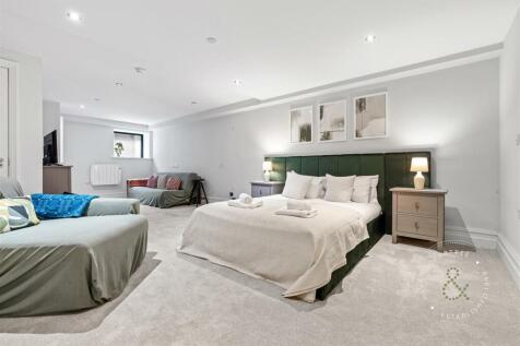 Kestral Mews, Cathedral Road, Hern Crabtree (23).j