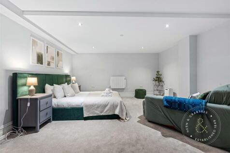 Kestral Mews, Cathedral Road, Hern Crabtree (22).j