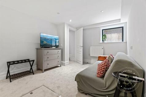 Kestral Mews, Cathedral Road, Hern Crabtree (25).j