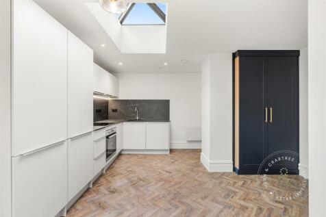 Cathedral Road, Apt 3, HernCrabtree (3).jpg