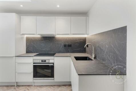 Cathedral Road, Apt 3, HernCrabtree (6).jpg