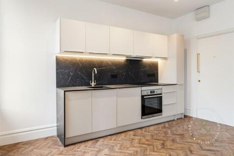 Apt 4 Kitchen.jpg
