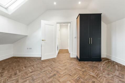 Cathedral Road Aprts, CoachHouse, HernCrabtree  (2