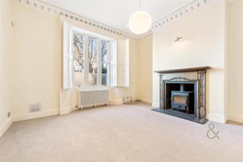 Romilly-Crescent-01.jpg