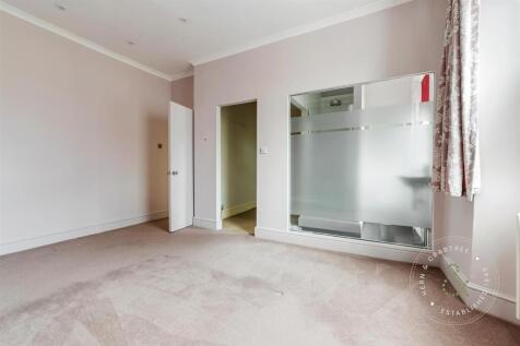 Romilly-Crescent-03.jpg