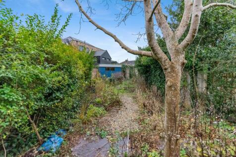 Romilly-Crescent-24.jpg