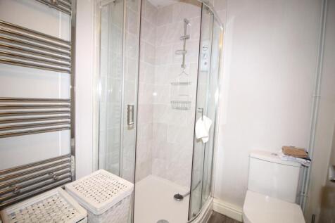 ensuite.jpg