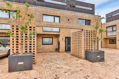 Conway-Mews-01.jpg