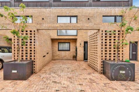 Conway-Mews-02.jpg