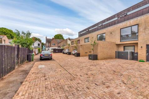 Conway-Mews-06.jpg