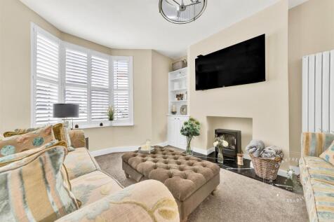Fairleigh-Road-01.jpg