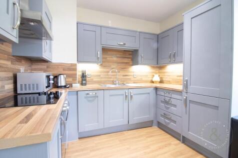 Flat 13, 74-76 Cathedral House-6.jpg