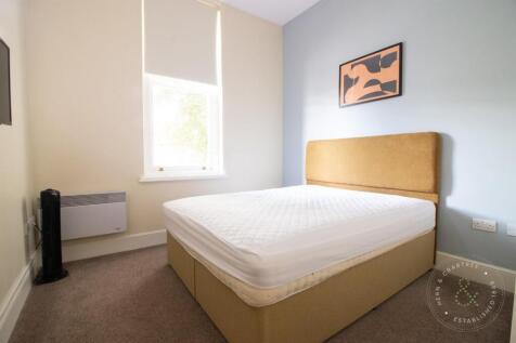 Flat 13, 74-76 Cathedral House-4.jpg