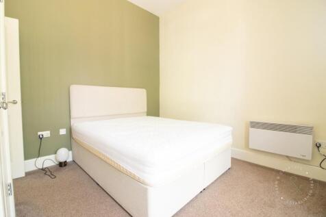 Flat 13, 74-76 Cathedral House-2.jpg