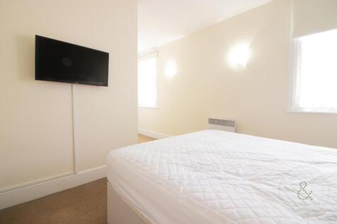 Flat 12, 74-76 Cathedral House-2.jpg