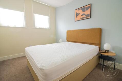 Flat 11, 74-76 Cathedral House-3.jpg