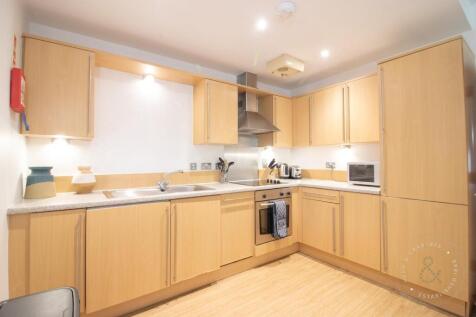 Flat 9, 74-76 Cathedral House-3.jpg