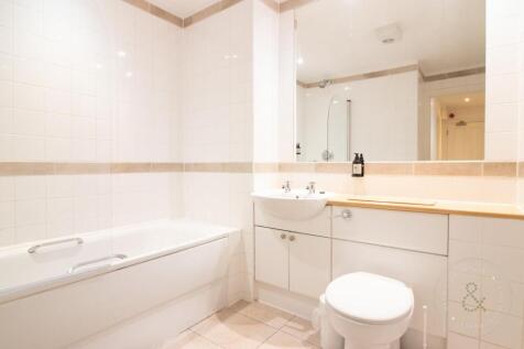 Flat 6, 74-76 Cathedral House-1.jpg