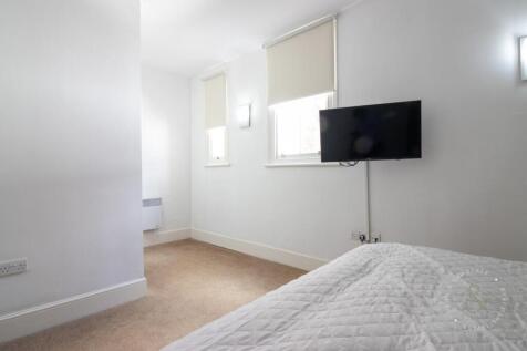 Flat 6, 74-76 Cathedral House-2.jpg