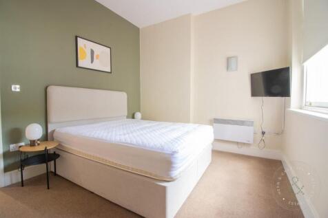 Flat 5, 74-76 Cathedral House-1.jpg
