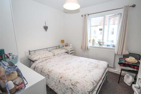 bed1.jpg