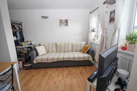 lounge1.jpg