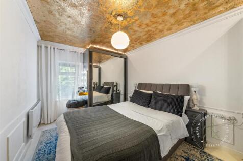 St-Catherines-Mews-06.jpg