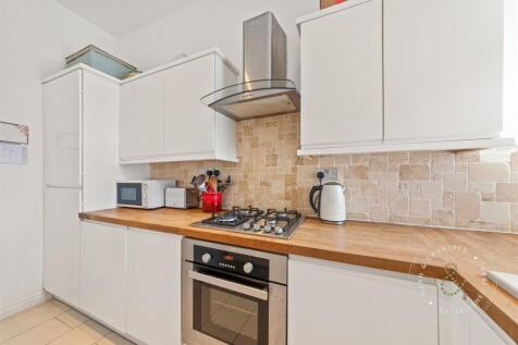 Wyndham-Crescent-02.jpg
