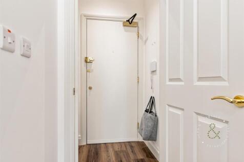 Sophia-Mews-09.jpg