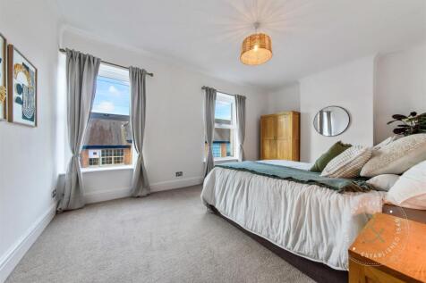 Wyndham-Crescent-01.jpg