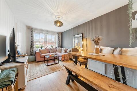 Greenacre-Drive-18.jpg