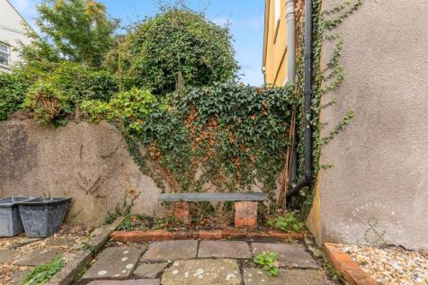 St-Johns-Crescent-16.jpg