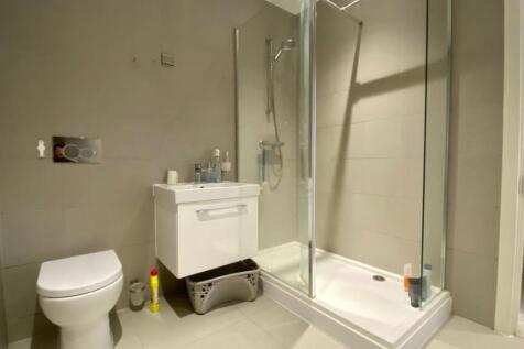 Bayscape ensuite (2)