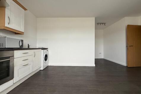 Call 02920 668585 to secure your viewing _3