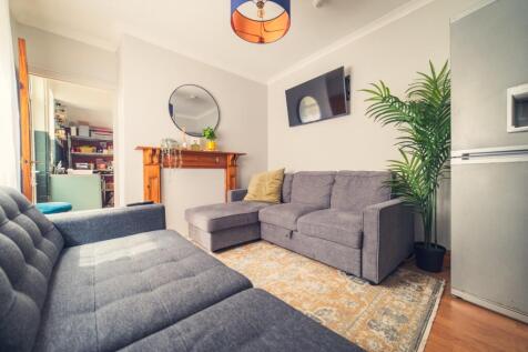 Call 02920 668585 to secure your viewing _7