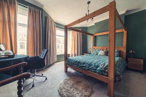 Call 02920 668585 to secure your viewing _28