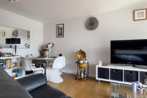 Call 02920 668585 to secure your viewing _2