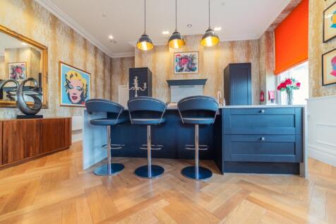 Lrg_Award-winning Media team on EVERY Listing_9 (1