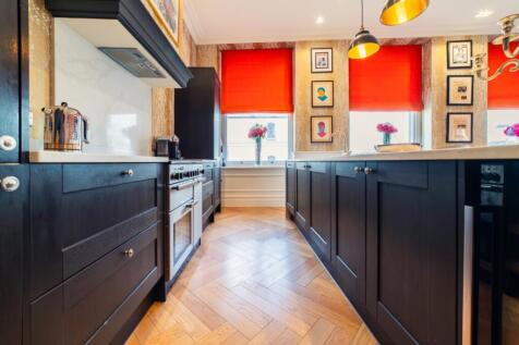 Lrg_Award-winning Media team on EVERY Listing_11 (