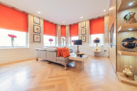 Lrg_Award-winning Media team on EVERY Listing_3 (1
