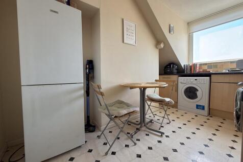 Call 02920 668585 to secure your viewing _3