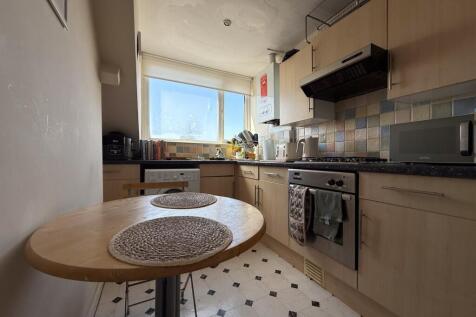 Call 02920 668585 to secure your viewing _4
